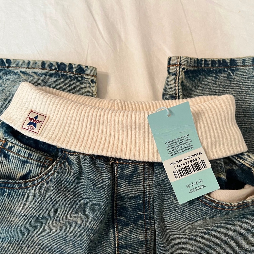 REVICE NWT Light Blue Denim Boyfriend Jeans with Cream Ribbed Waistband